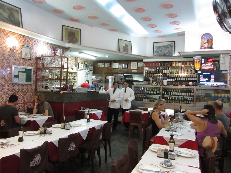 Restaurante Nova Capela, na Lapa: um clássico da boemia carioca. Foto: Thomas Alan / Flickr
