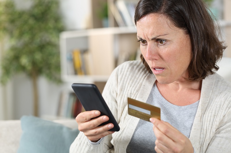 Por que usar cartão de crédito na compra de criptomoedas é uma má ideia?