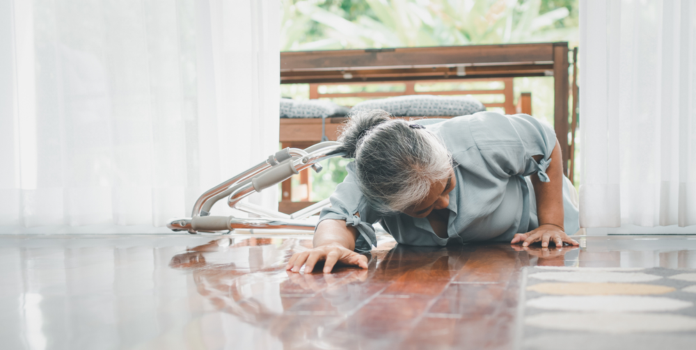 Especialistas ensinam a prevenir quedas e evitar acidentes domésticos | Foto: PattyPhoto/Shutterstock