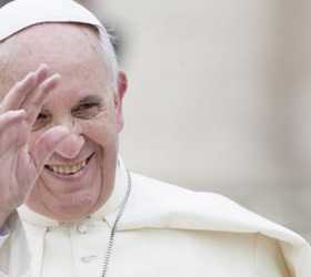 Papa Francisco quer mudar o texto da oração do Pai Nosso