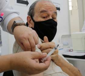 Campanha de vacinação contra gripe começa em abril