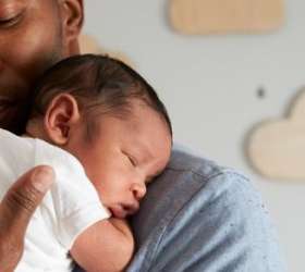 Licença-paternidade: conheça como ela funciona e de quanto tempo é